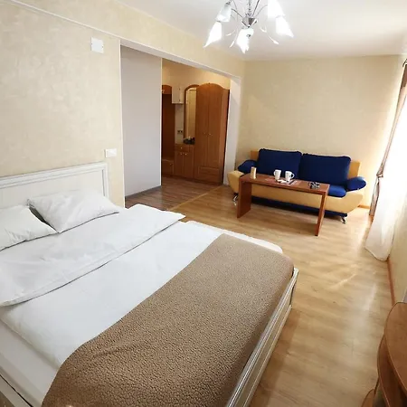 City Center Apartment On Skryganova 11 *