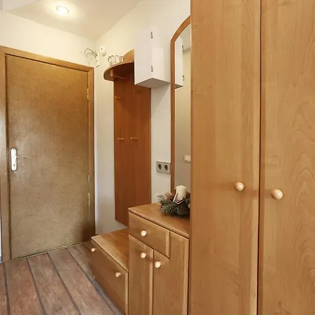 Appartamento City Center Apartment On Skryganova 11